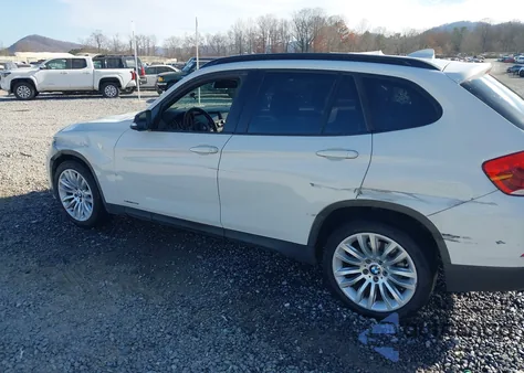 2015 BMW X1 Sdrive28I z USA, uszkodzony, nr VIN WBAVM1C50FV319186